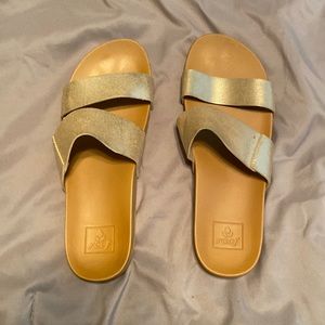 Gently worn reef slip on sandals